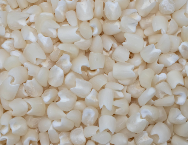 whole degermed corn-white